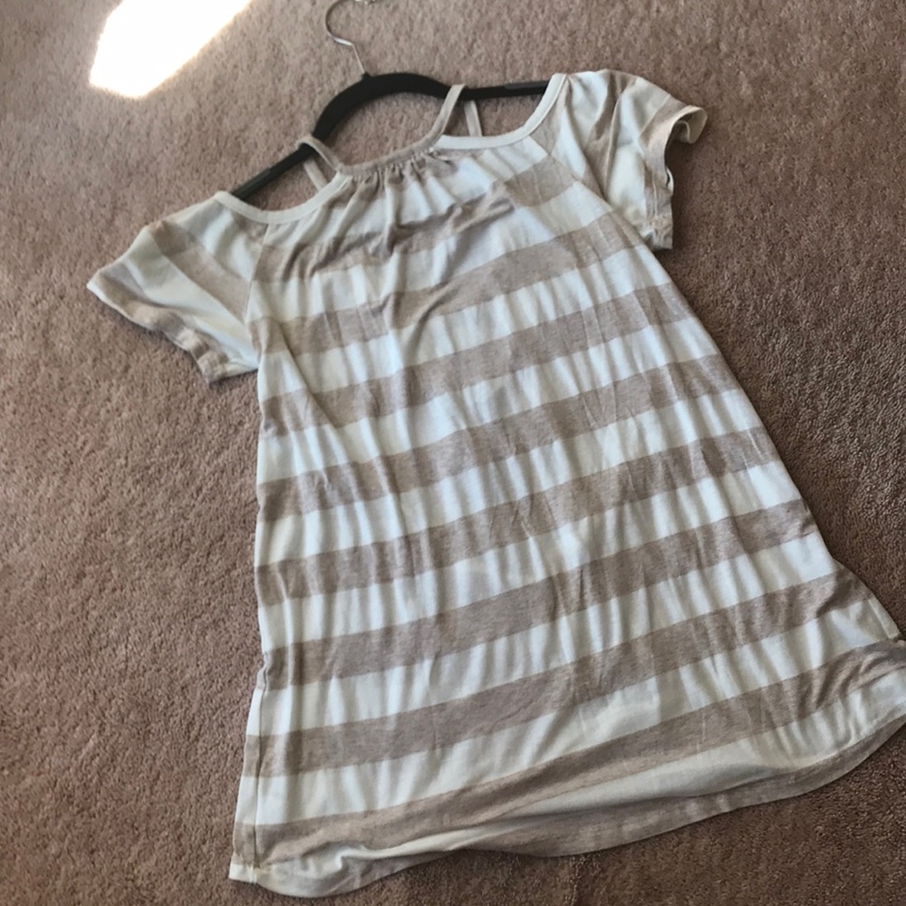 Cold Shoulder Top - Picture 5 of 6